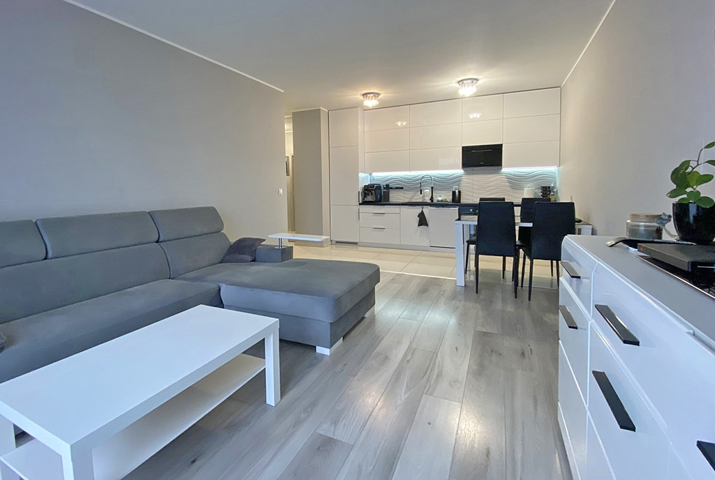 minimalistyczny aneks kuchenny w luksusowym apartamencie do sprzedaży Szczecin