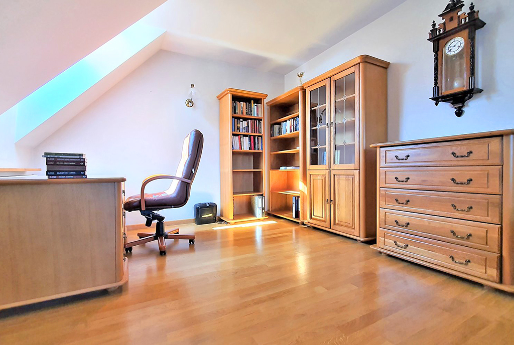 elitarne biuro we wnętrzu luksusowej willi do sprzedaży Białystok (okolice)