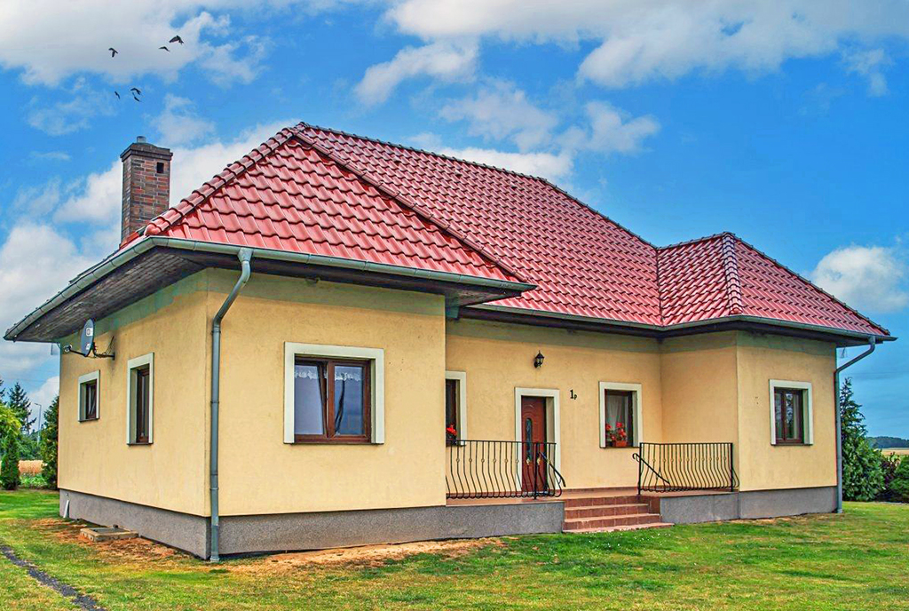 widok na taras przy ekskluzywnej willi na sprzedaż Bolesławiec (okolice)