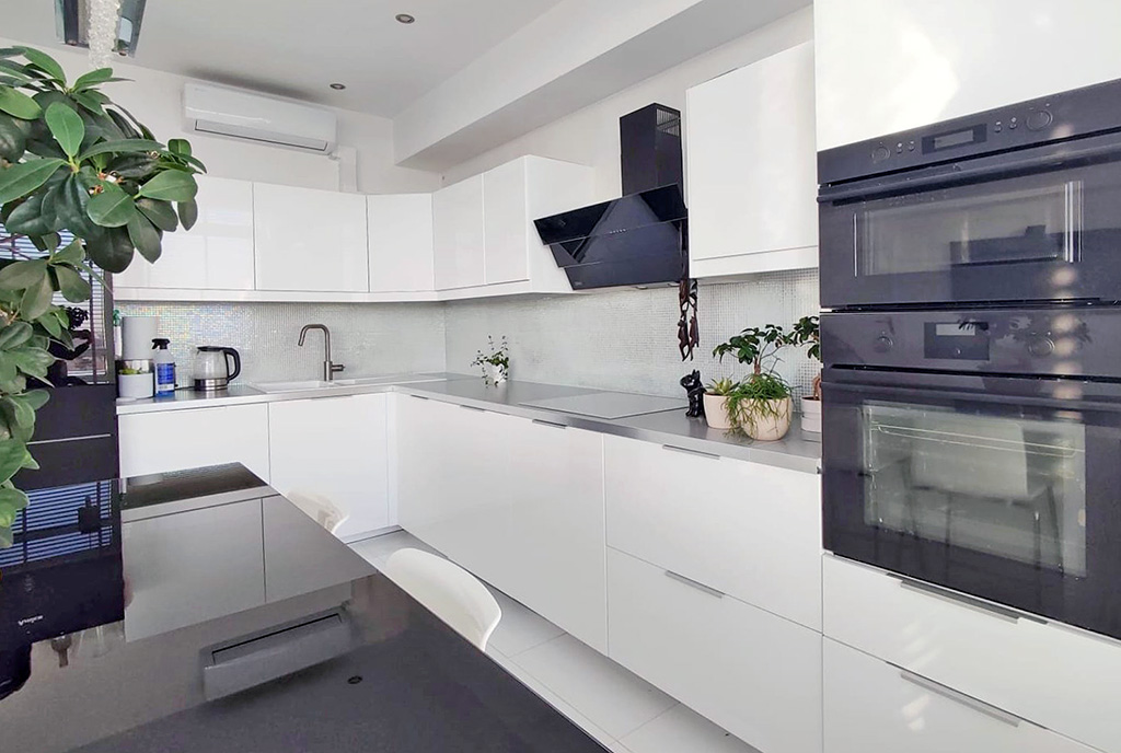 imponujący design kuchni w luksusowym apartamencie na sprzedaż Kalisz