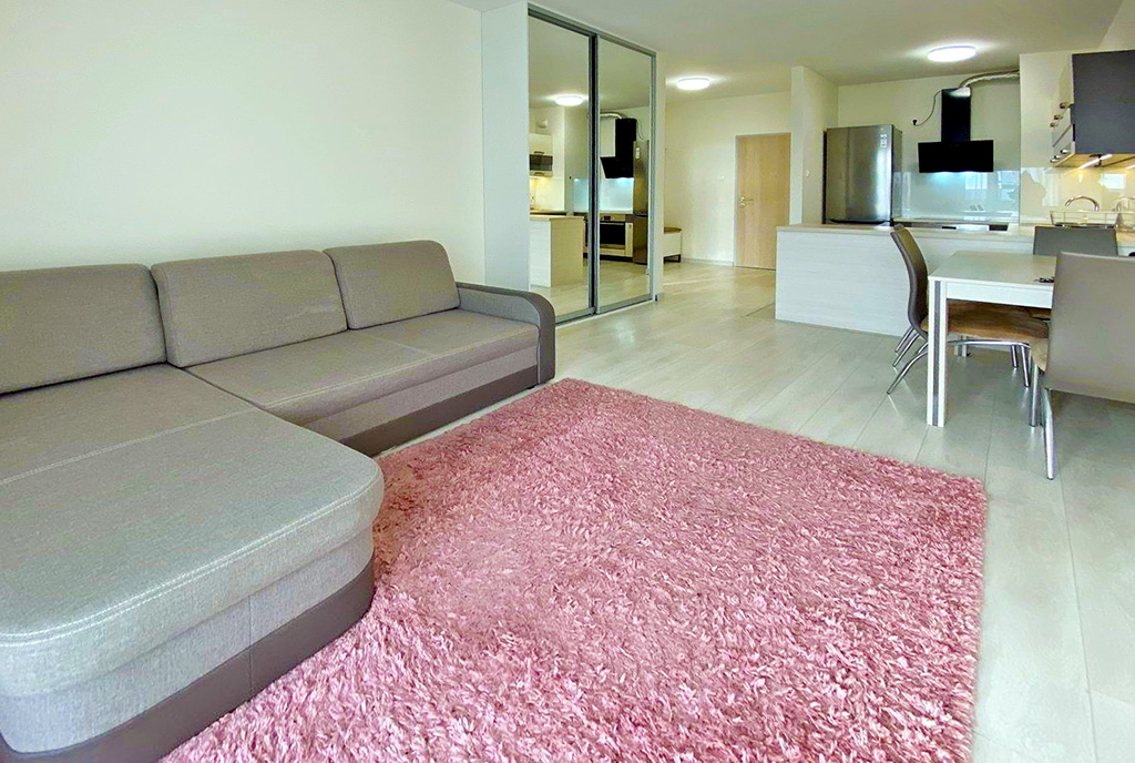 jedno z pomieszczeń w ekskluzywnym apartamencie na sprzedaż Szczecin