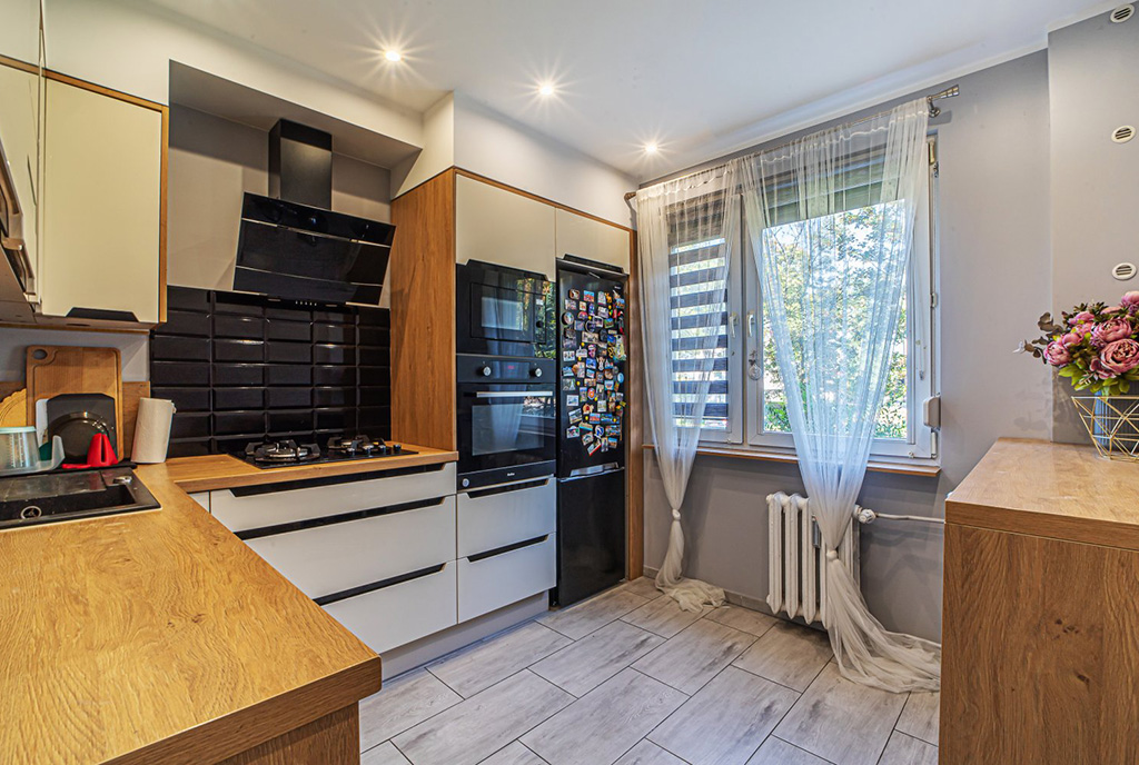 zabudowana kuchnia w ekskluzywnym apartamencie na wynajem Bolesławiec