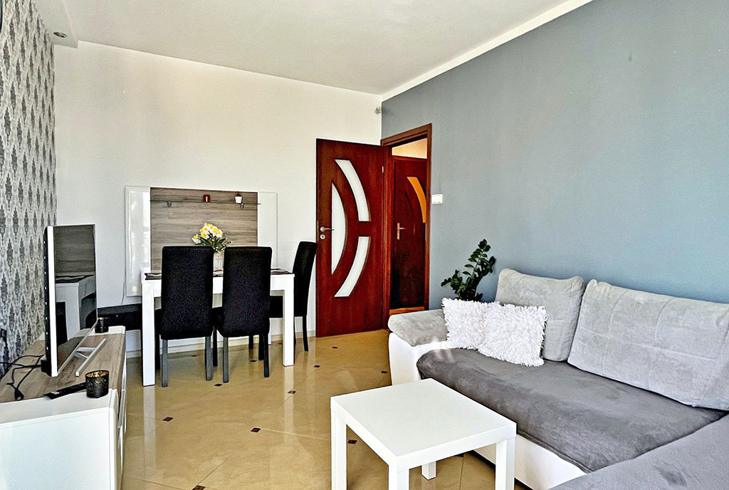 widok na pokój gościnny w luksusowym apartamencie do wynajmu Gorzów Wielkopolski