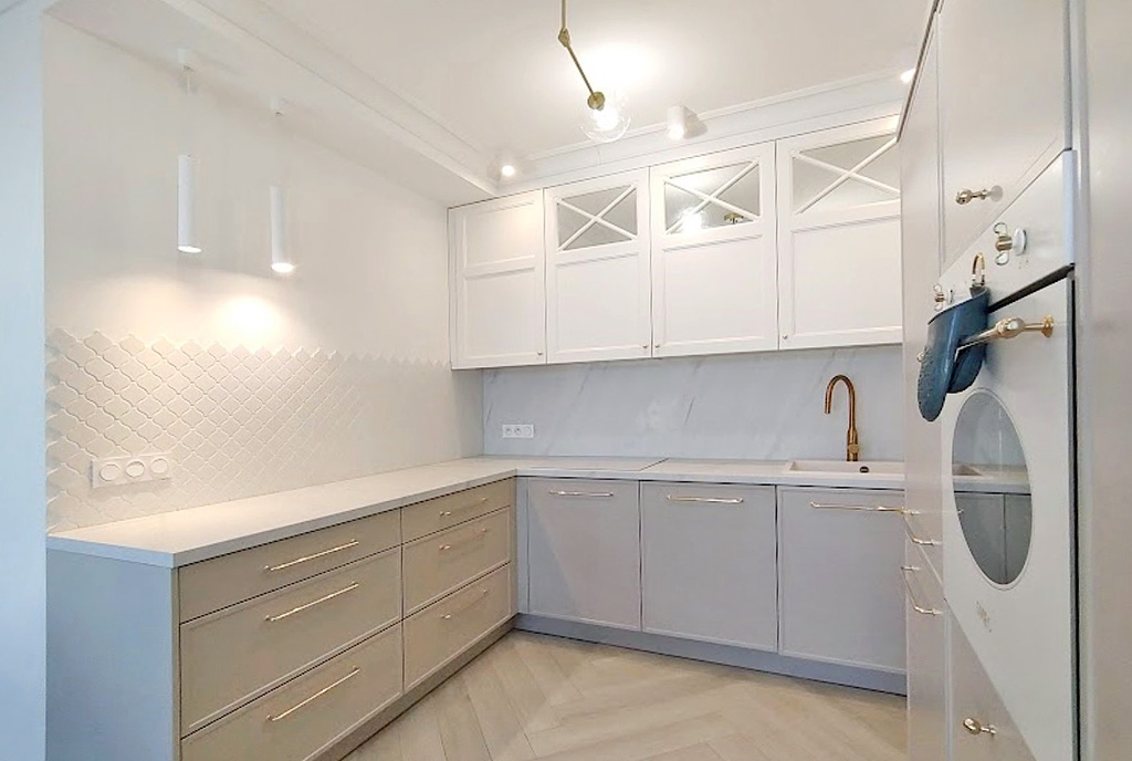 zbudowana kuchnia w luksusowym apartamencie do wynajmu Legnica