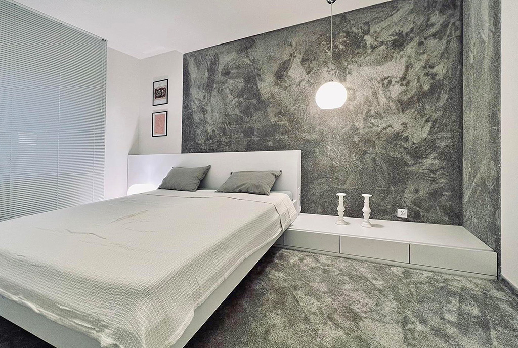 ciekawa sypialnia w luksusowym apartamencie na wynajem Piotrków Trybunalski