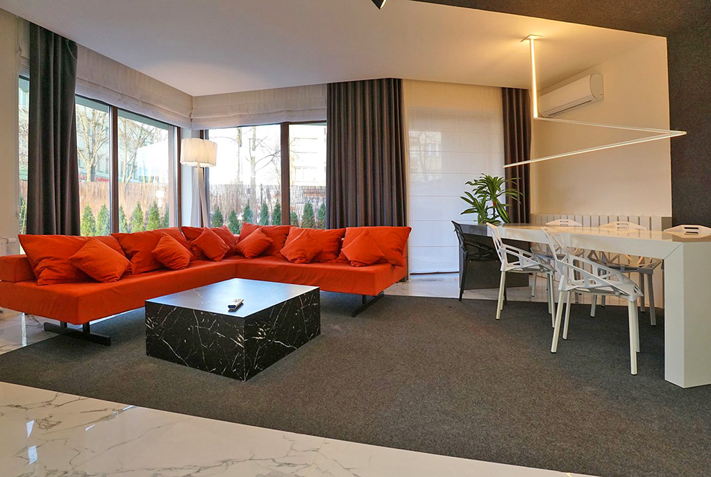 widok od strony jadalni na ekskluzywny apartament na wynajem Piotrków Trybunalski