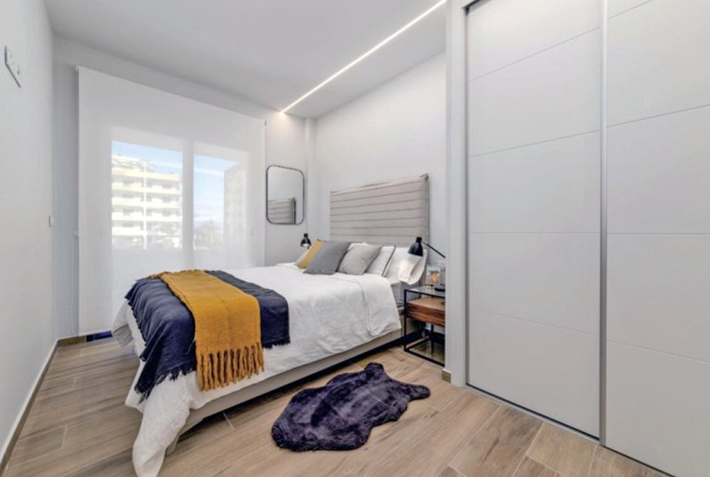 zaciszna sypialnia w luksusowym apartamencie na sprzedaż Hiszpania (Arenales del Sol)
