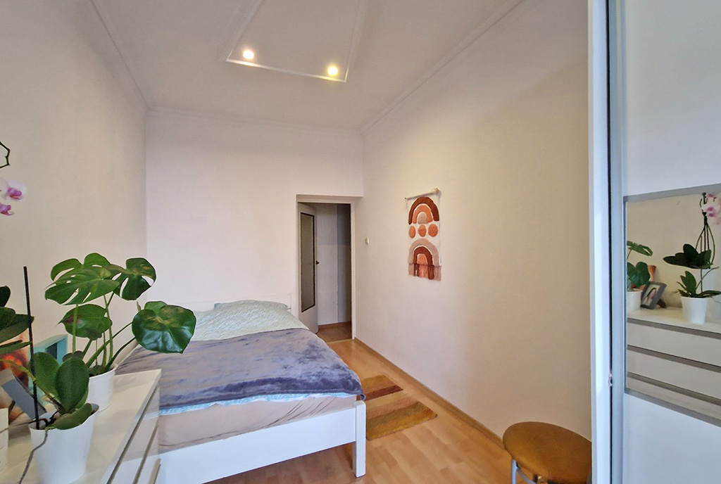 zaciszna sypialnia w ekskluzywnym apartamencie na sprzedaż Żagań (okolice)