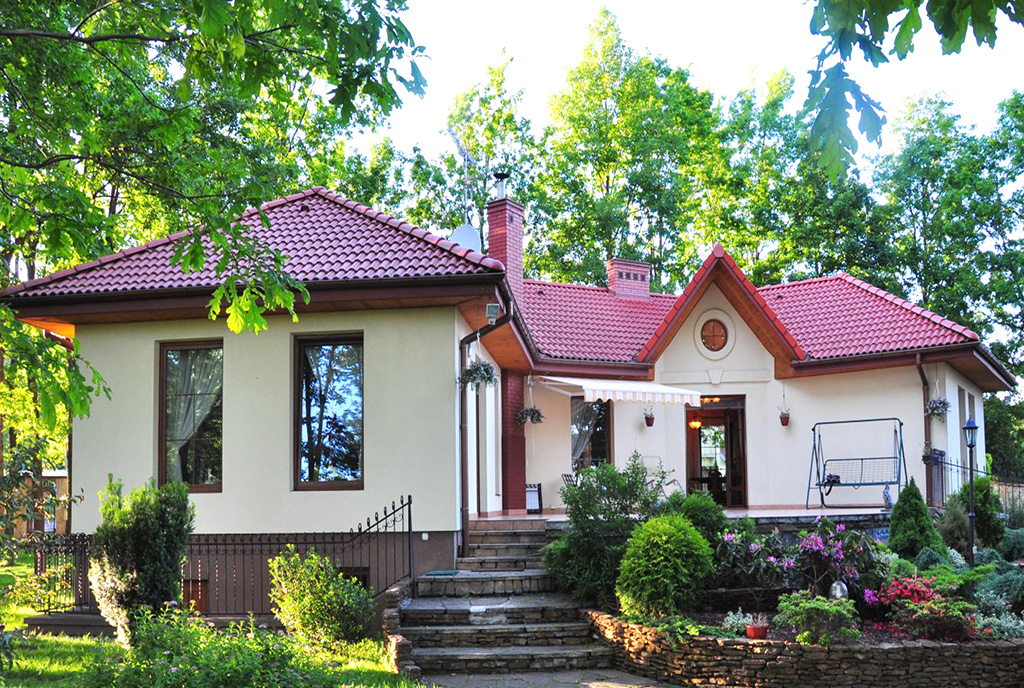 zatopiona w zieleni ekskluzywna willa do sprzedaży Kielce (okolice)