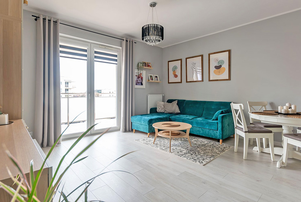 fragment salonu w luksusowym apartamencie na sprzedaż Elbląg