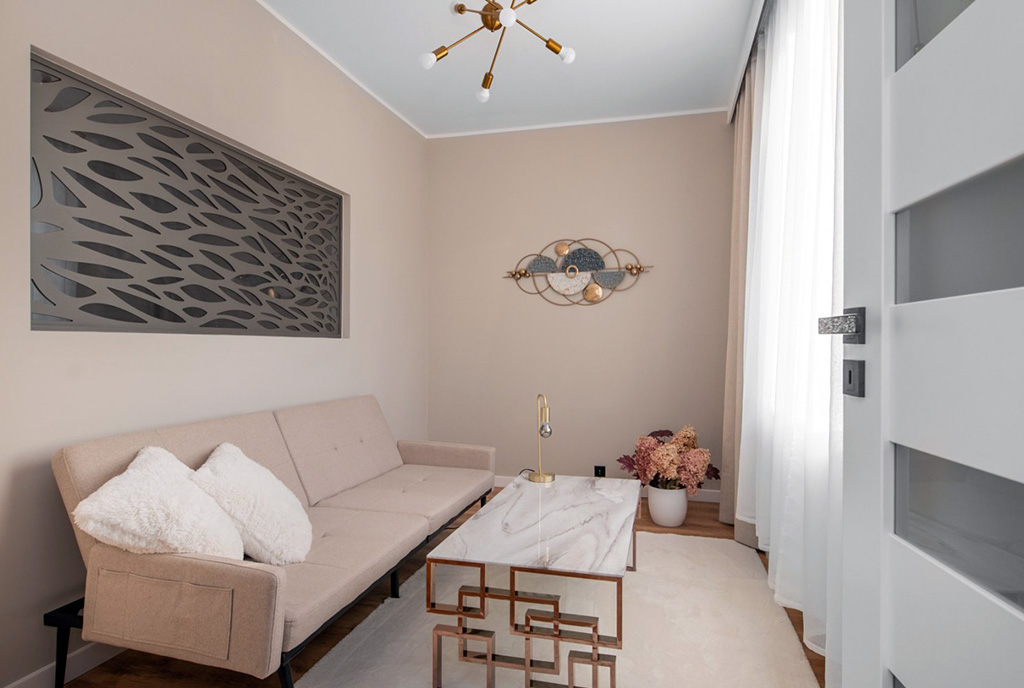 jeden z pokoi w ekskluzywnym apartamencie na sprzedaż Gdynia