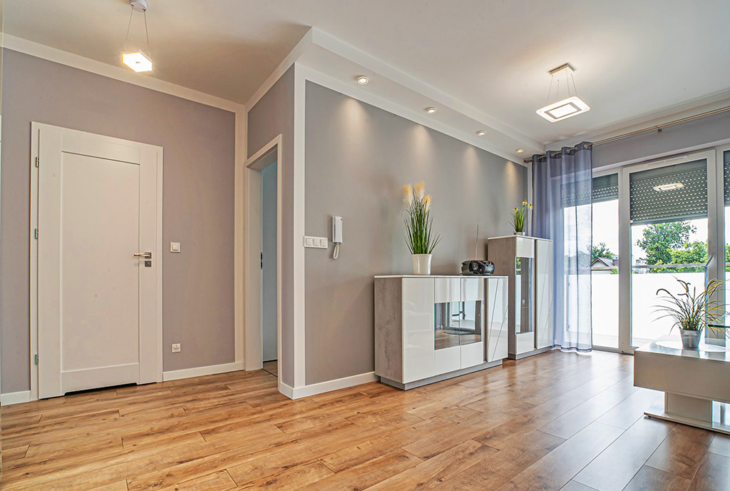 fragment pokoju dziennego w luksusowym apartamencie na sprzedaż Bolesławiec