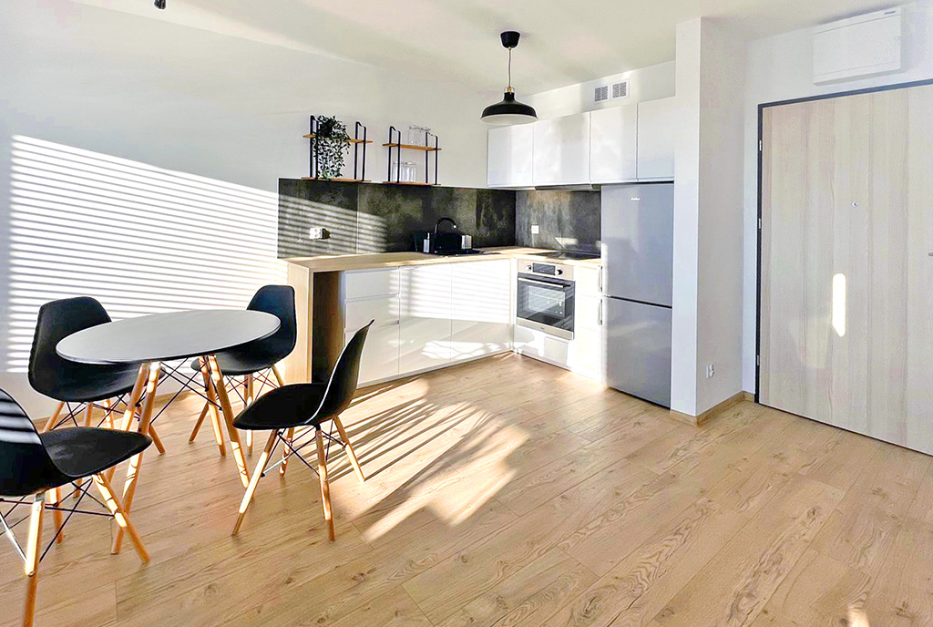 widok na aneks kuchenny w luksusowym apartamencie do wynajmu Szczecin
