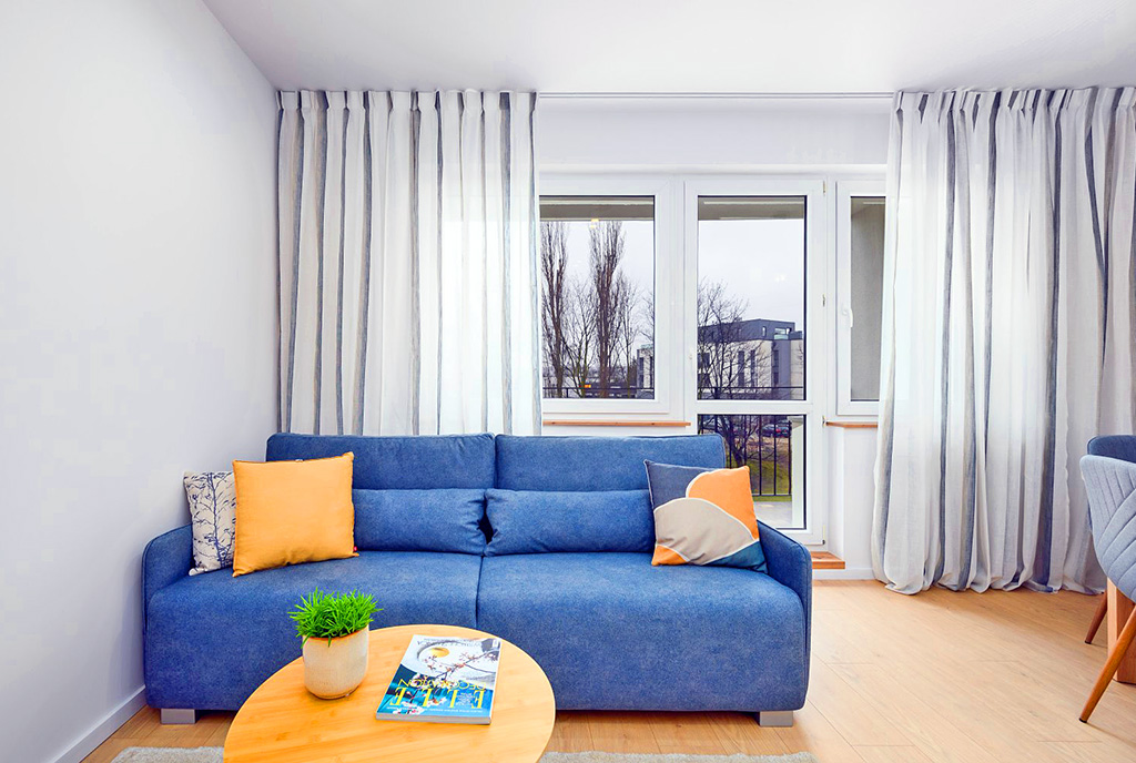 zbliżenie na pokój gościnny w ekskluzywnym apartamencie do sprzsedazy Gdańsk