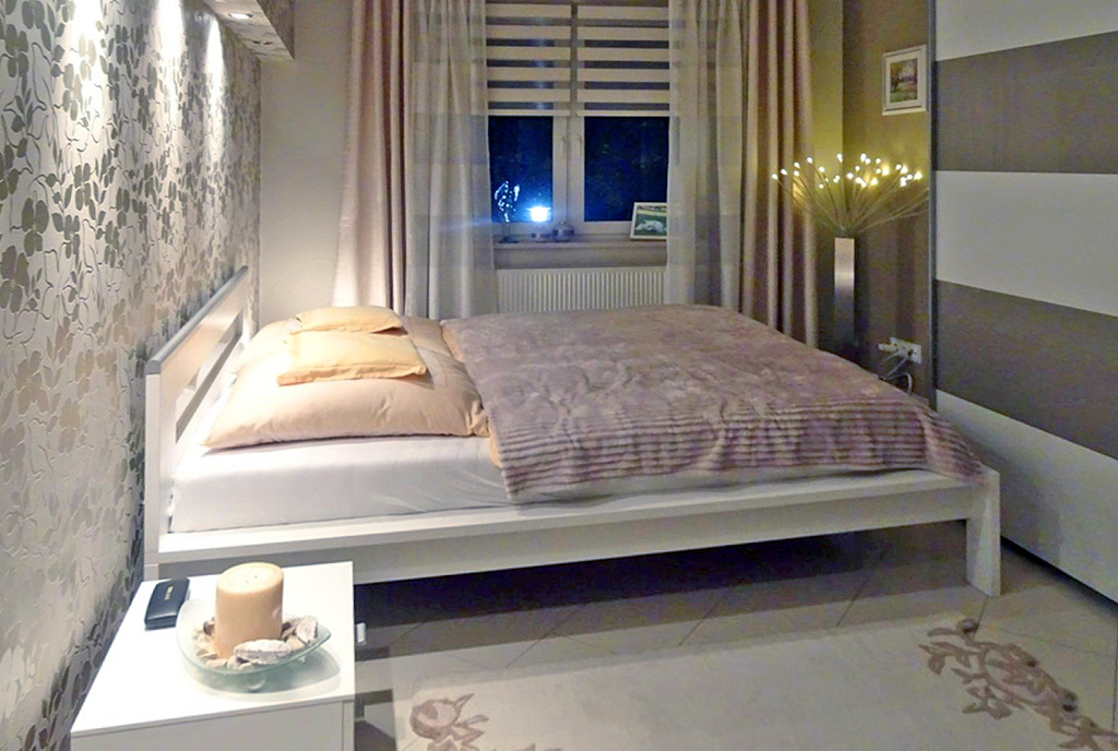 elegancka sypialnia w luksusowym apartamencie do sprzedaży Toruń (okolice)
