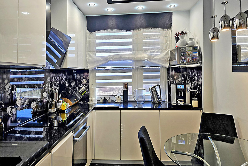 zadbana kuchnia w ekskluzywnym apartamencie na sprzedaż Wałbrzych (okolice)