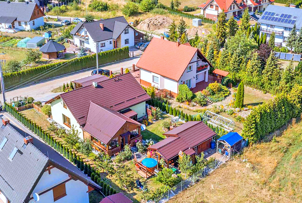 atrakcyjna okolica, gdzie znajduje się oferowana na sprzedaż luksusowa willa Gdańsk (okolice)