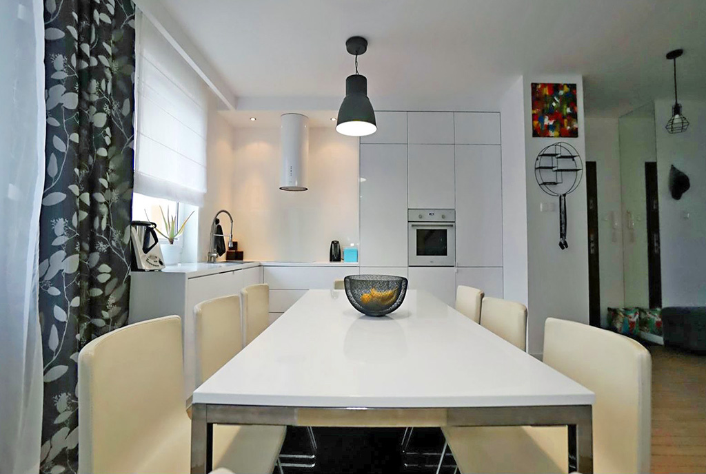 zaprojektowana w bieli kuchnia w luksusowym apartamencie na sprzedaż Gorzów Wielkopolski