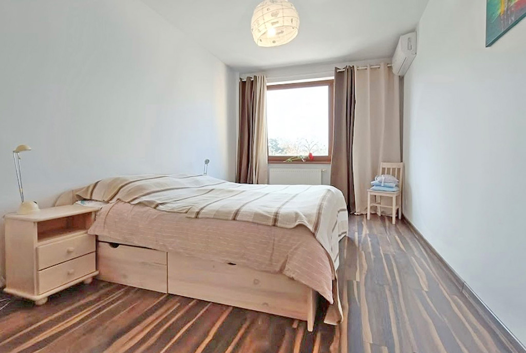 zaciszna sypialnia w ekskluzywnym apartamencie na sprzedaż Legnica