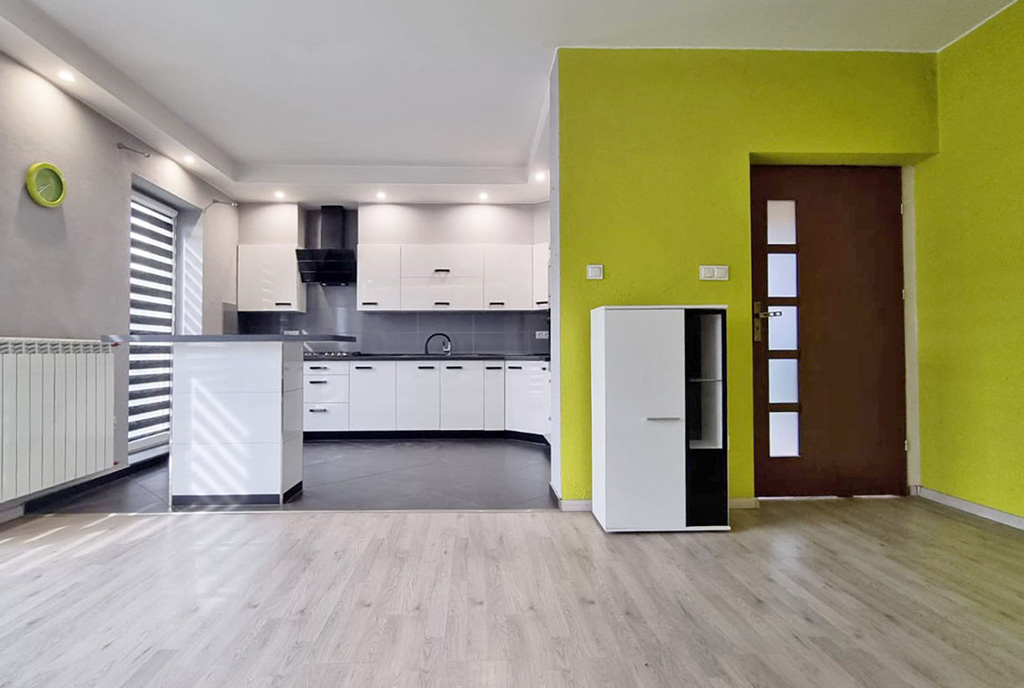 odważna kolorystyka wnętrza luksusowego apartamentu na sprzedaż Leszno (okolice)