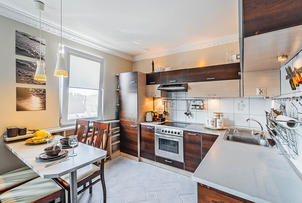 zabudowana kuchnia w luksusowym apartamencie na sprzedaż Kołobrzeg