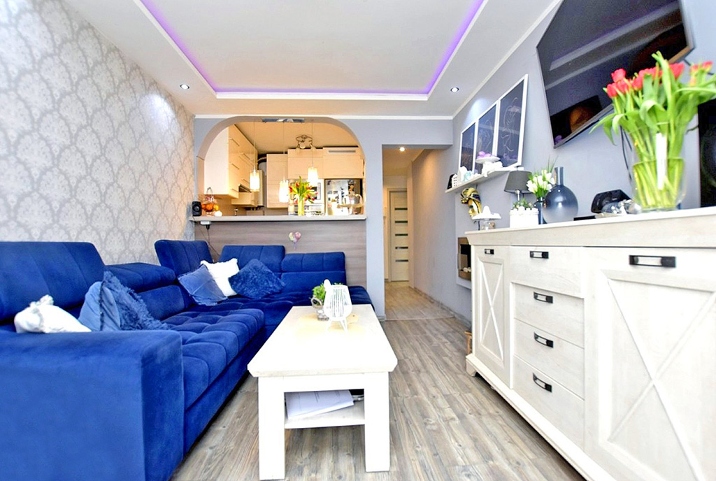 druga strona salonu w luksusowym apartamencie na sprzedaż Toruń (okolice)