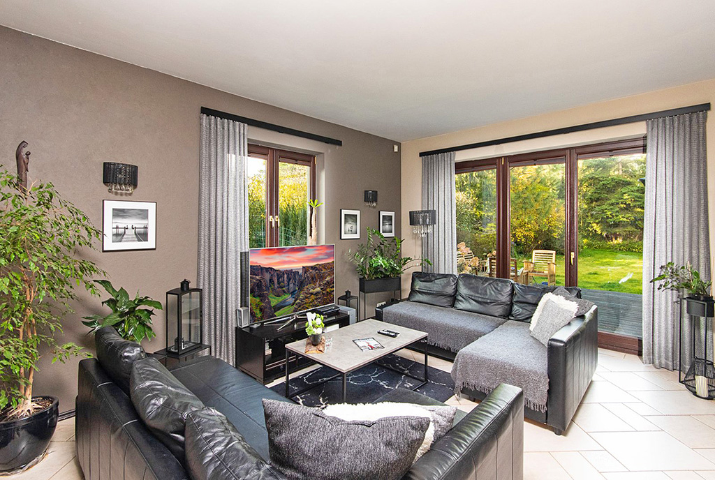 strefa relaksu w luksusowej willi na sprzedaż Szczecin