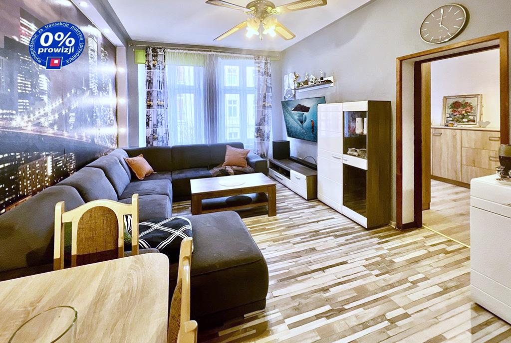 kameralny salon w ekskluzywnym apartamencie do sprzedaży Wałbrzych okolice