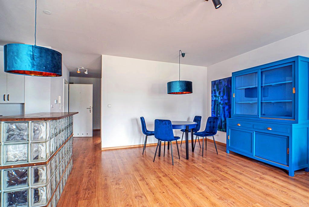 widok na aneks kuchenny w luksusowym apartamencie do wynajmu Bolesławiec