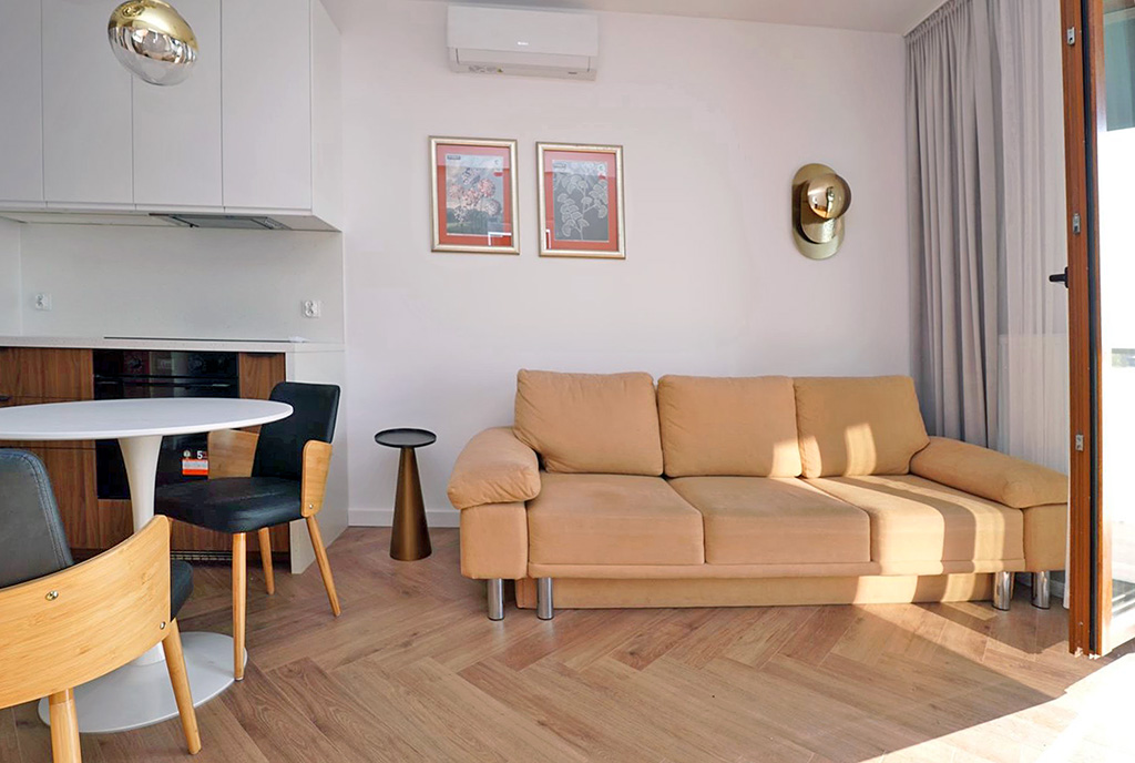 widok na pokój dzienny w luksusowym apartamencie do wynajmu Piotrków Trybunalski