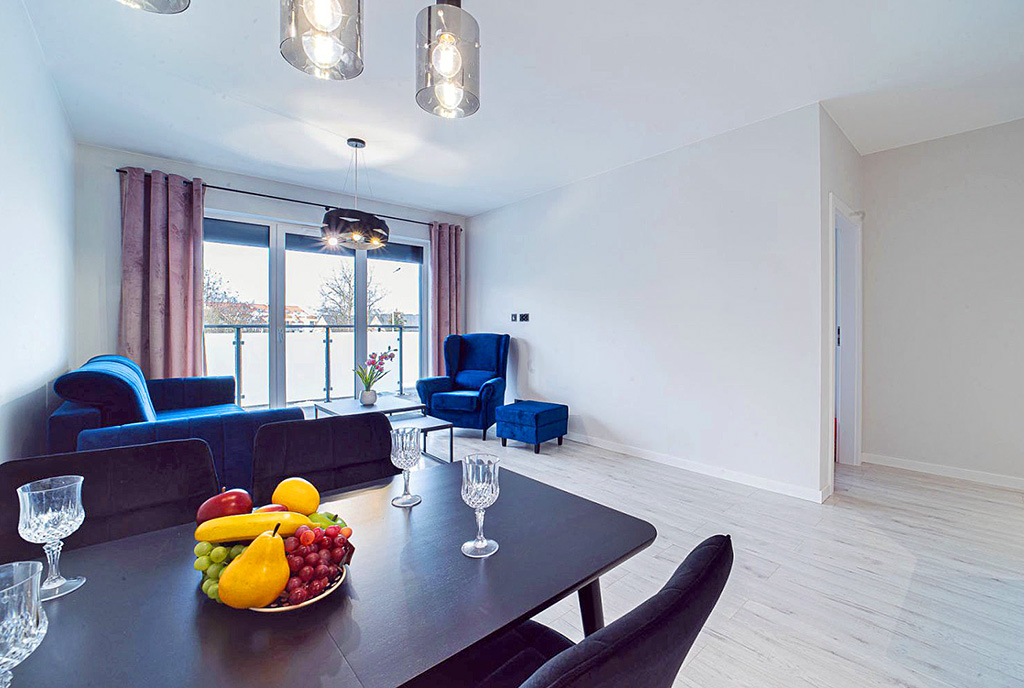 wytworny salon w ekskluzywnym apartamencie do wynajęcia Bolesławiec