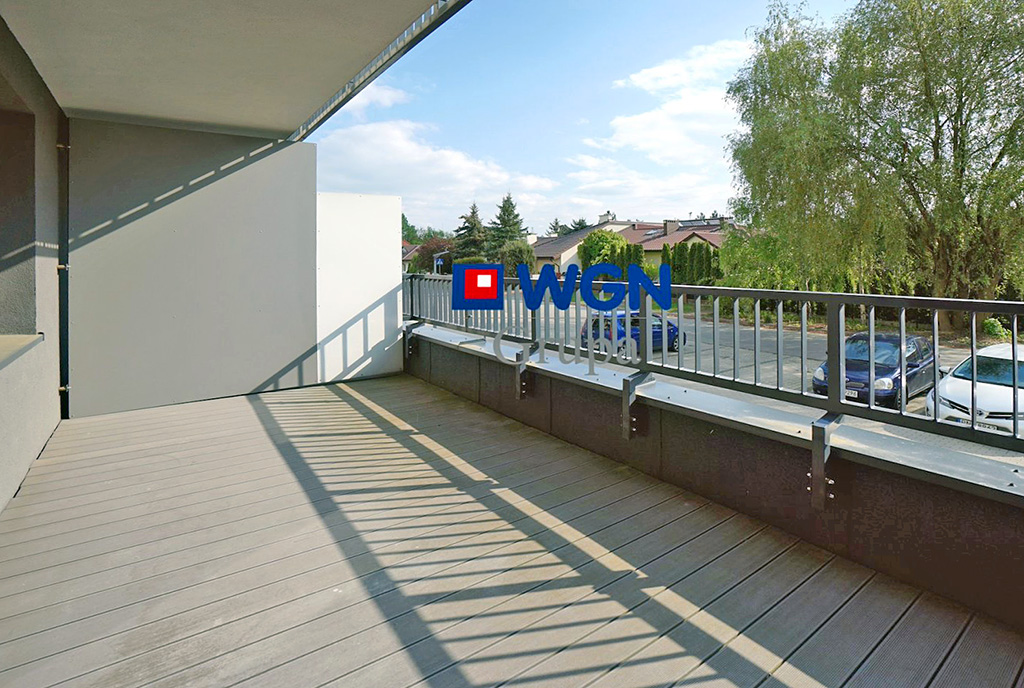 słoneczny taras przy ekskluzywnym apartamencie na wynajem Konin
