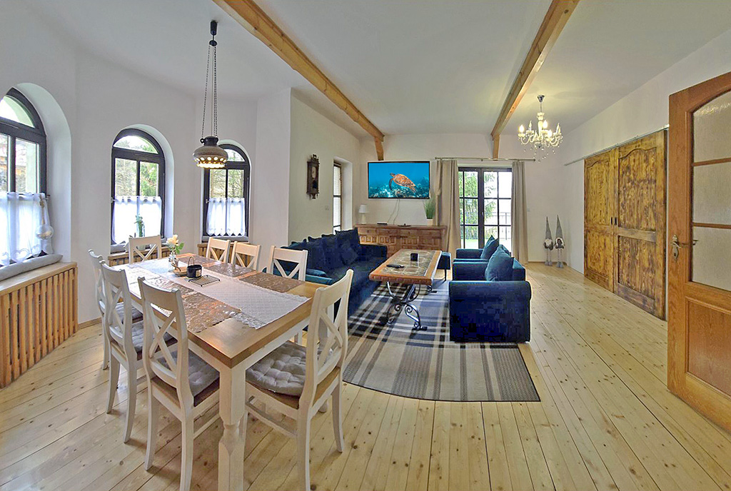 przestronne wnętrze ekskluzywnej willi do sprzedaży Biała okolice