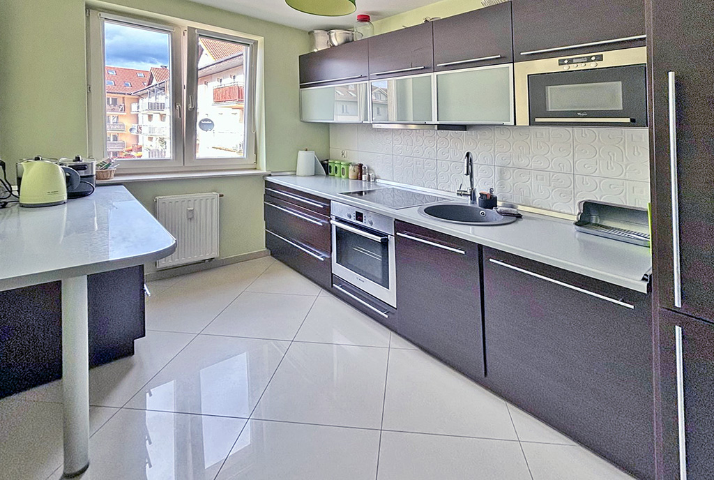 zabudowana kuchnia w ekskluzywnym apartamencie na sprzedaż Szczecin
