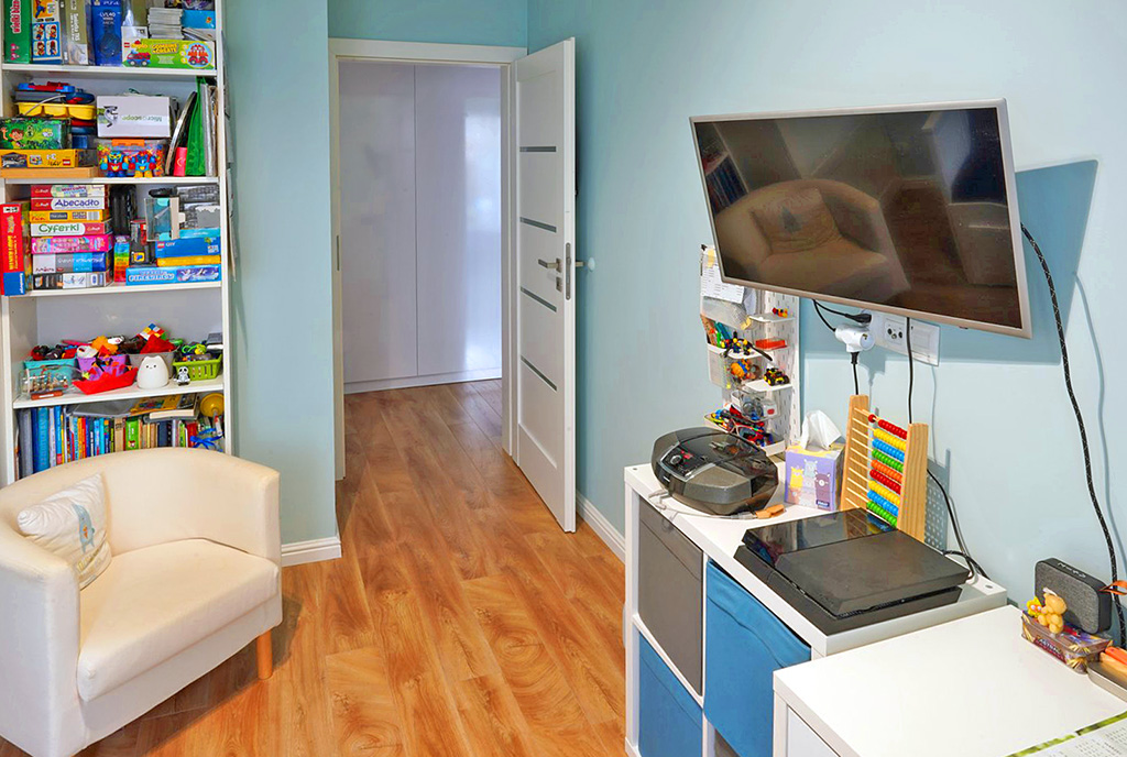 jeden z pokoi w ekskluzywnym apartamencie na sprzedaż Szczecin