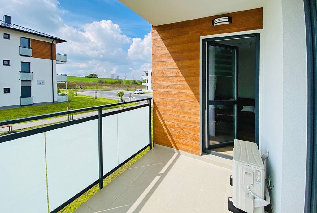 imponujący balkon przy ekskluzywnym apartamencie na wynajem Katowice (okolice)