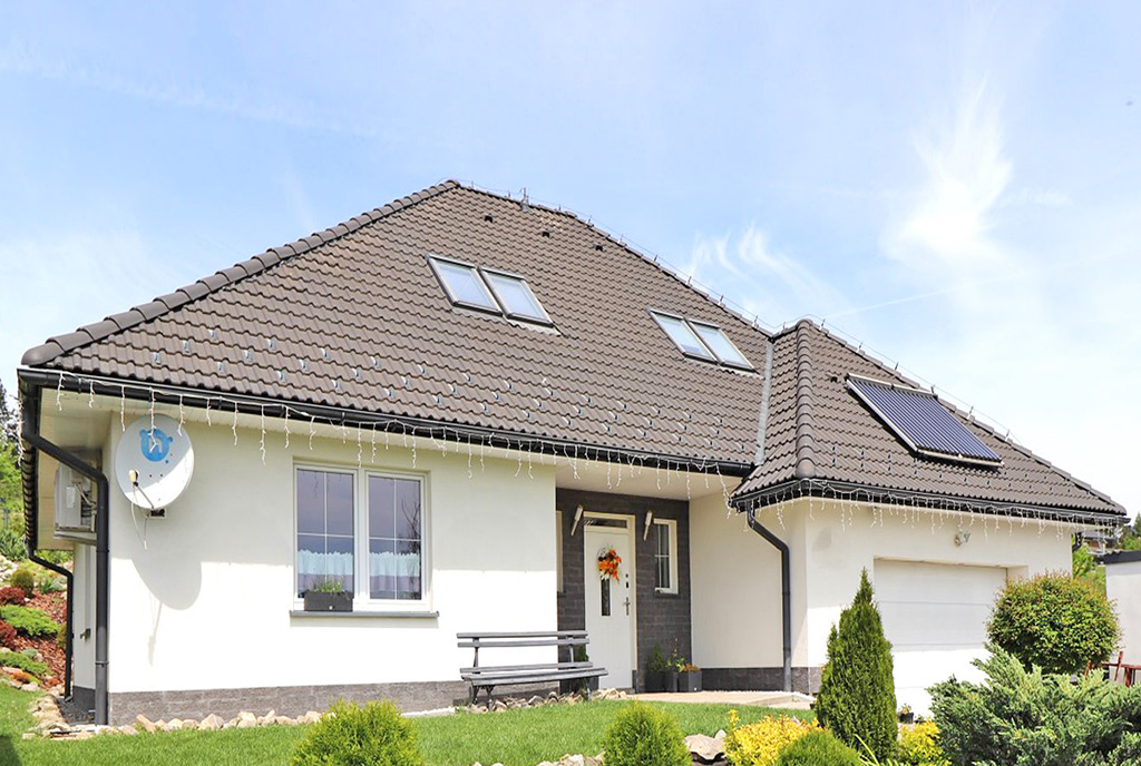 frontowa elewacja ekskluzywnej willi do sprzedaży Bielsko-Biała (okolice)