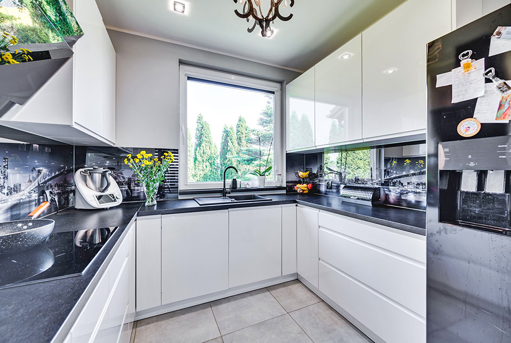 zabudowana kuchnia w ekskluzywnej willi na sprzedaż Gdańsk (okolice)