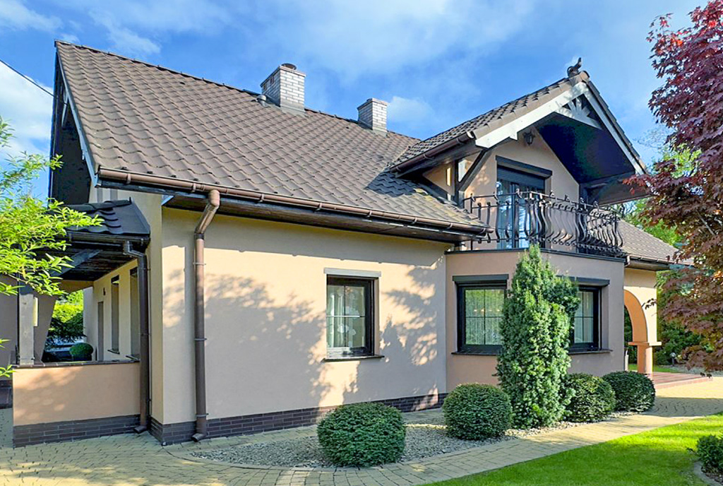 okazała bryła ekskluzywnej willi do sprzedaży Katowice (okolice)