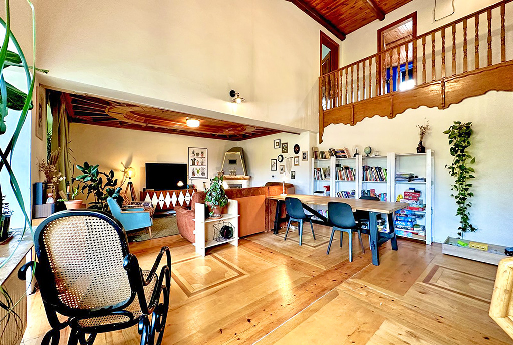 2-poziomowe wnętrze luksusowej willi na sprzedaż Wrocław (okolice)