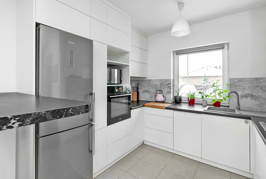 nowoczedna kuchnia w ekskluzywnej willi na sprzedaż Gdynia (okolice)