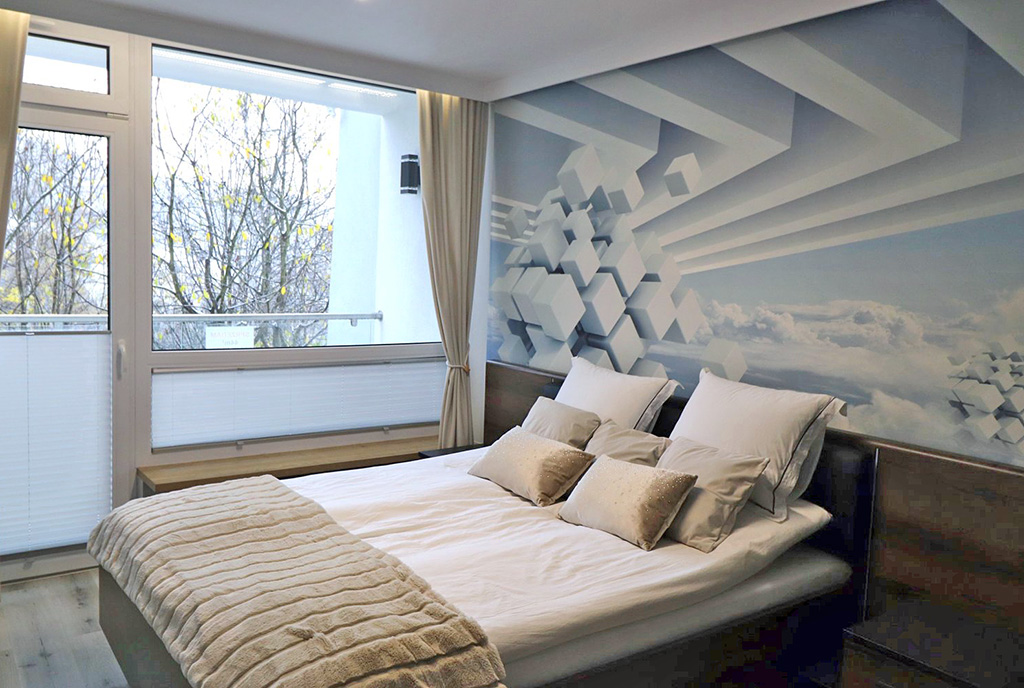 imponująca fototapeta w sypialni ekskluzywnego apartamentu na sprzedaż Bielsko-Biała (okolice)