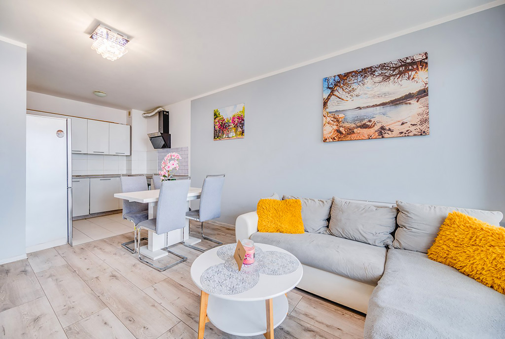 kameralny salon w luksusowym apartamencie na sprzedaż Gdańsk (okolice)