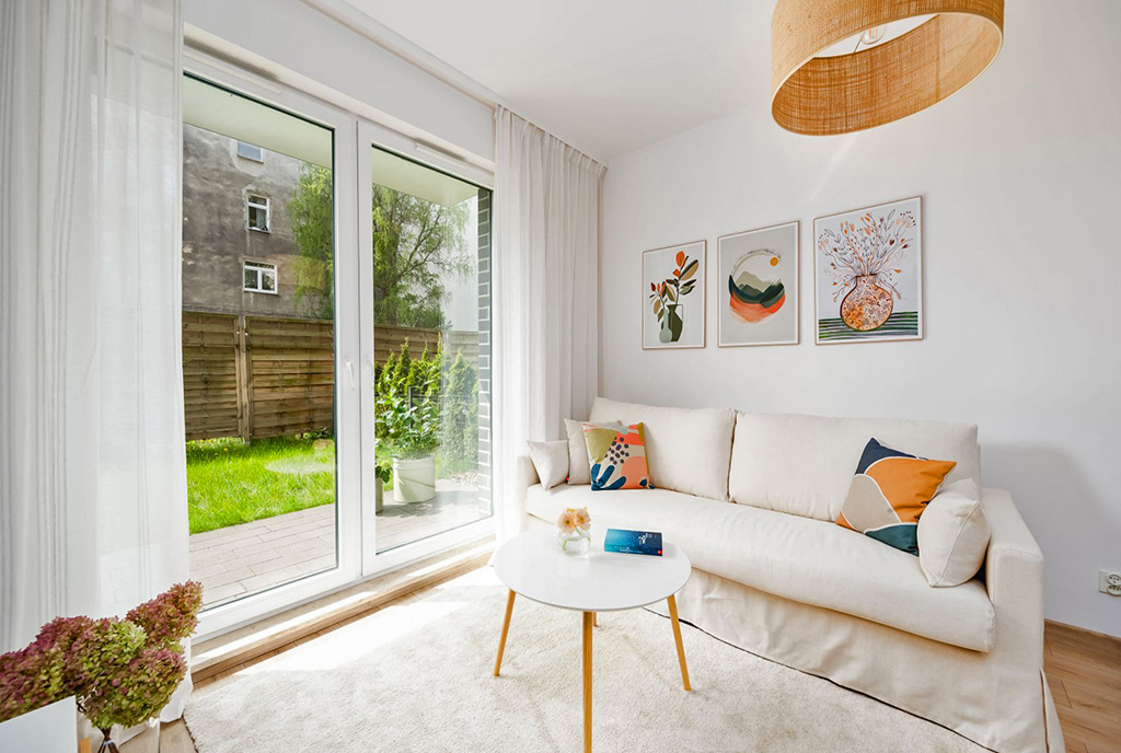 słoneczny salon w ekskluzywnym apartamencie do sprzedaży Gdańsk