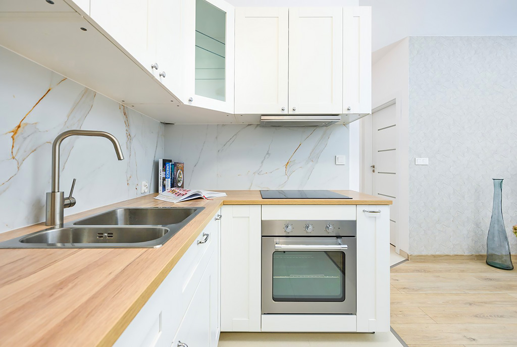 imponujący aneks kuchenny w luksusowym apartamencie na sprzedaż Gdańsk