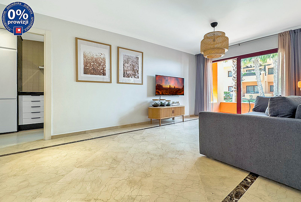 słoneczny salon w ekskluzywnym apartamencie do sprzedaży Hiszpania (Los Alcazares)