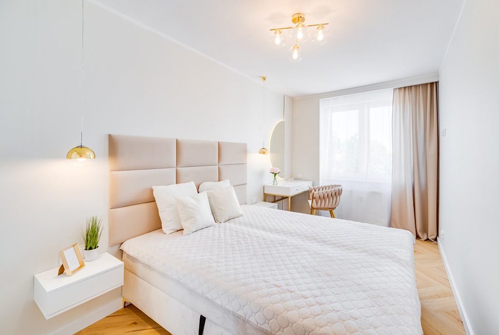 zaciszna sypialnia w ekskluzywnym apartamencie na sprzedaż Sopot