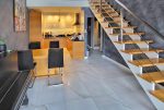zaprojektowane w stylu loft wnętrze ekskluzywnego apartamentu do sprzedaży Wrocław