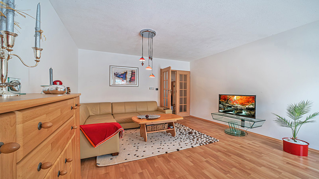 elegancki salon w ekskluzywnym apartamencie do sprzedaży Bolesławiec