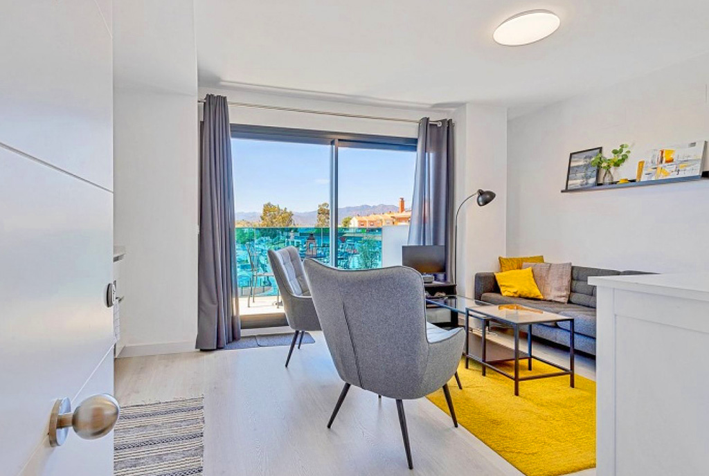 zaaranżowane ze smakiem wnętrze ekskluzywnego apartamentu do sprzedaży Hiszpania (La Cala de Mijas)